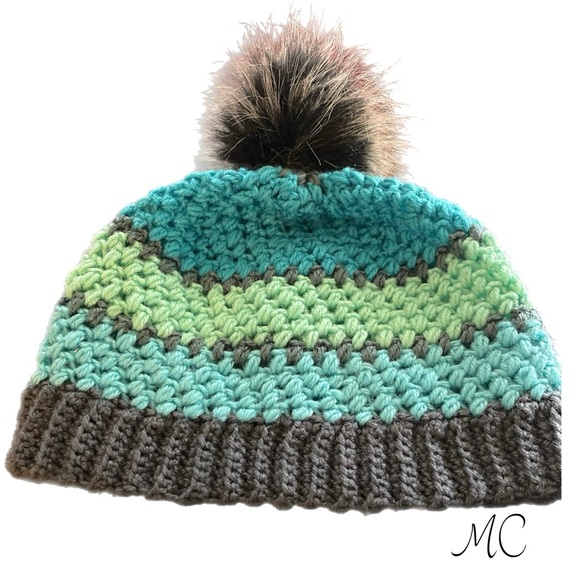 Crochet hat beanie with faux fur pompom - Picture 2 of 3